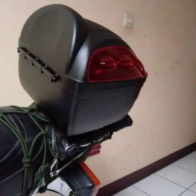 Box Motor Box Belakang Motor KMI Type 201 Kapasitas 10 Liter