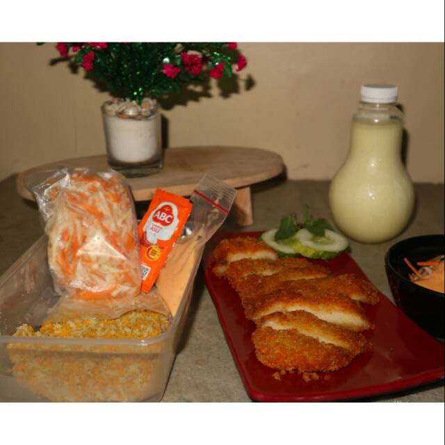 

Paket Chicken Katsu Home Made with Salad (frozenfood)