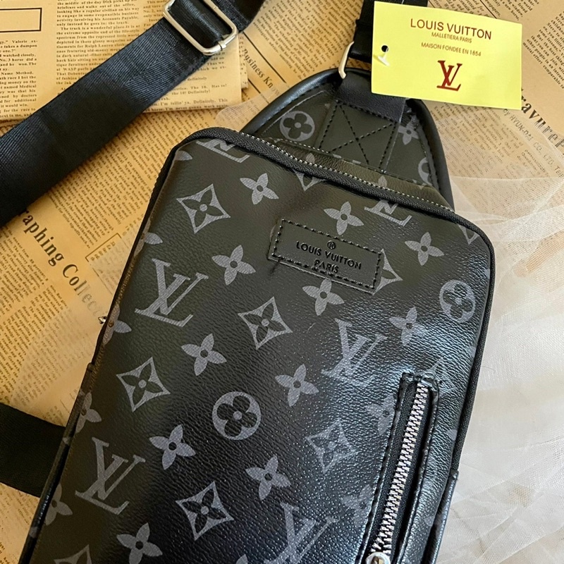 CROSSBODY SLINGBAG BRANDED MERK LEATHER / TAS SELEMPANG BRANDED MERK / TAS KULIT BRANDED MERK / TAS BRANDED MERK