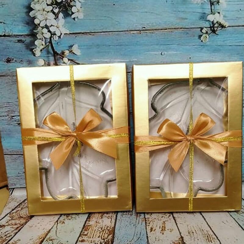 souvenir piring daun plus cetak nama plus kemas box gold