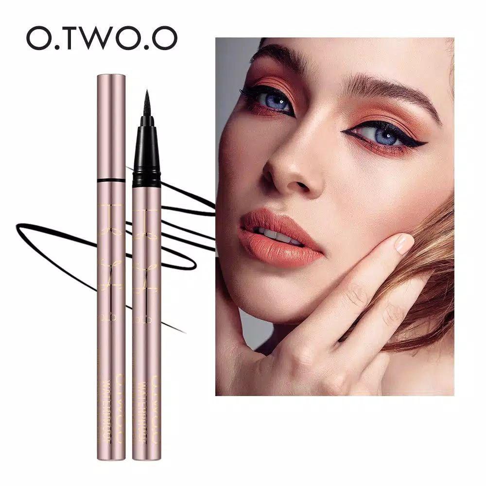 O.TWO.O Eyeliner Cair Anti Air Tahan Lama