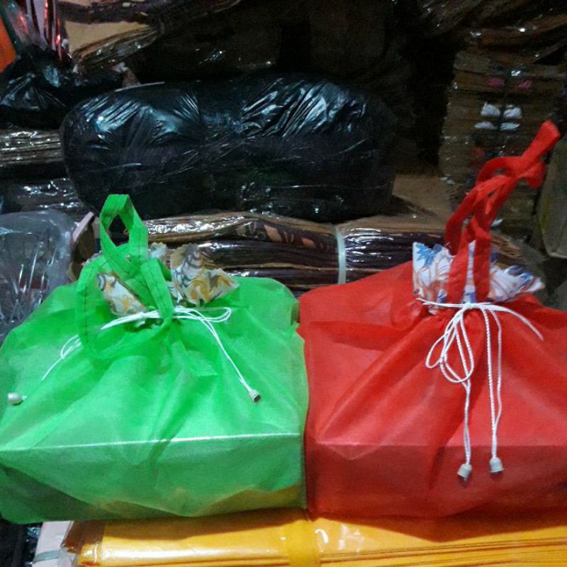 

Tas Hajatan Spunbond Serut Polos 22