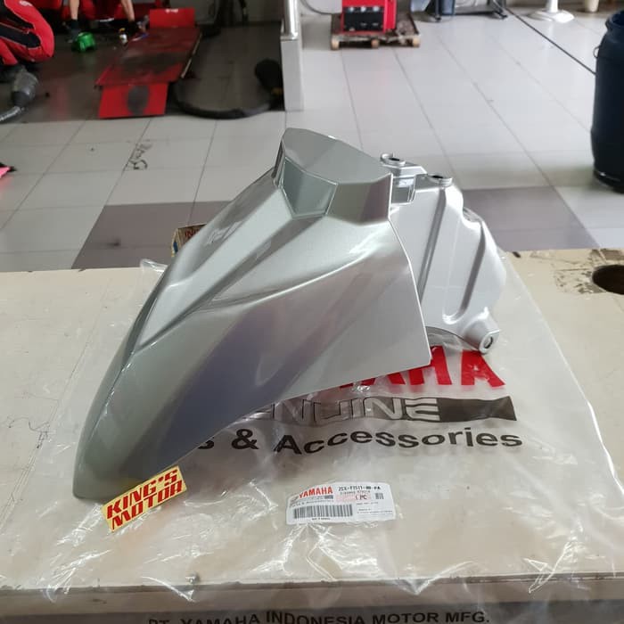 spakbor depan SOUL GT 125 LED BLUECORE WARNA SILVER ASLI YAMAHA