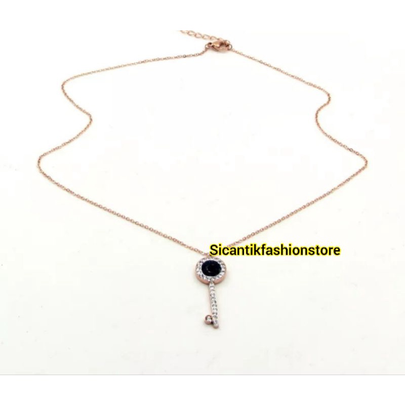 Kalung Titanium Rose Gold Liontin Kunci  Fashion Wanita Terlaris Anti Karat Selamanya Kalung Wanita Korea Liontin Kunci Kalung Wanita Terbaru Liontin Model Kunci