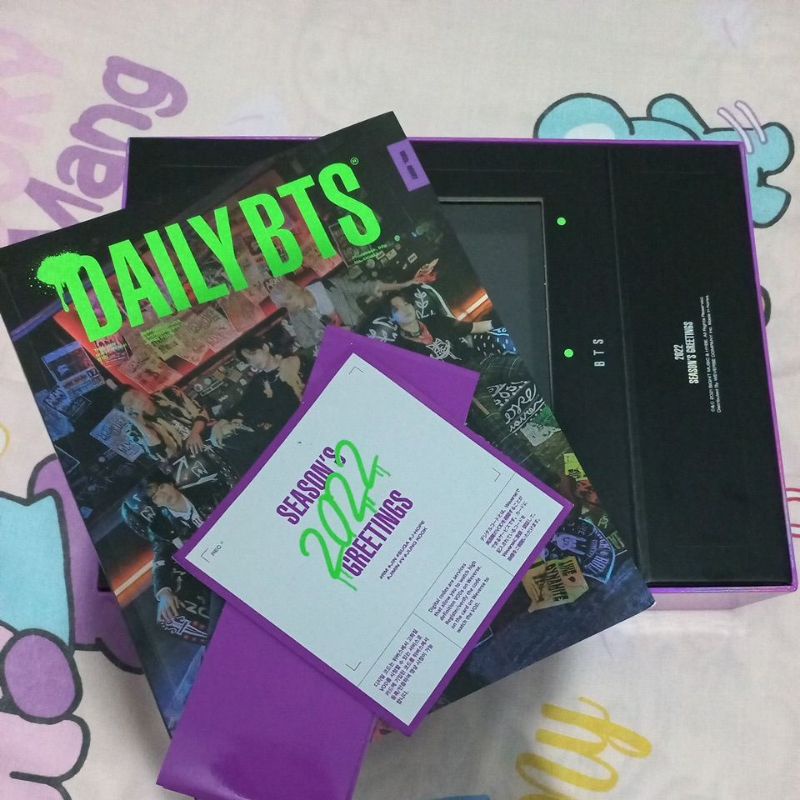 BTS season greeting 2022 (Photobook + Box)