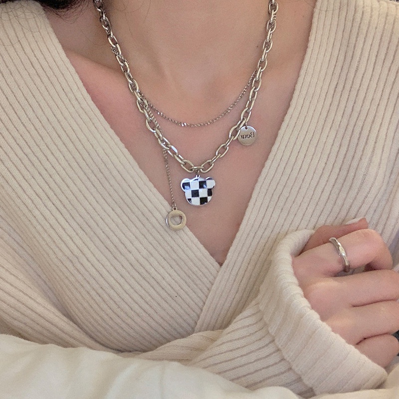 Double-layer bear papan catur plaid sweater aksesoris in trendy hip-hop sweater chain wanita musim g