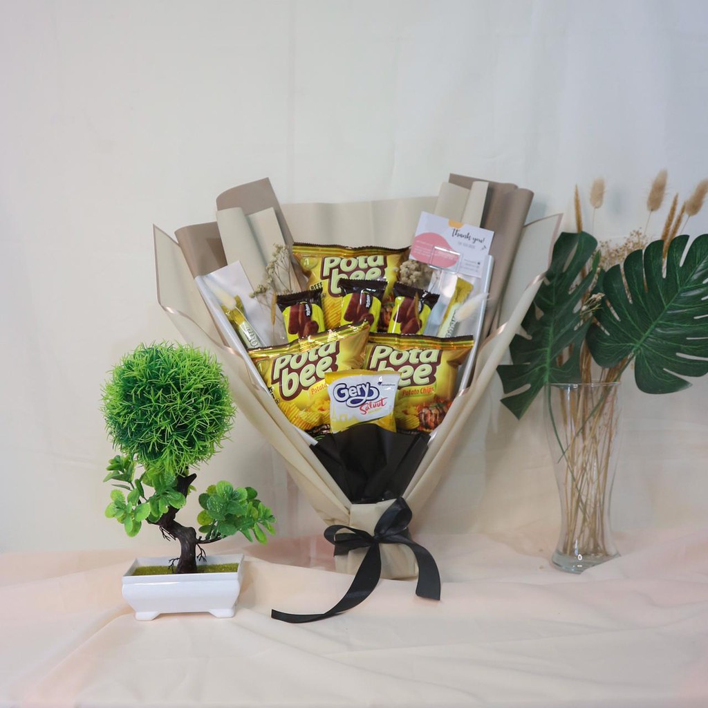 Large Gold Bouquet Snack // Buket Snack dan Uang // Hadiah // Hampers Gift // Hadiah Wisuda