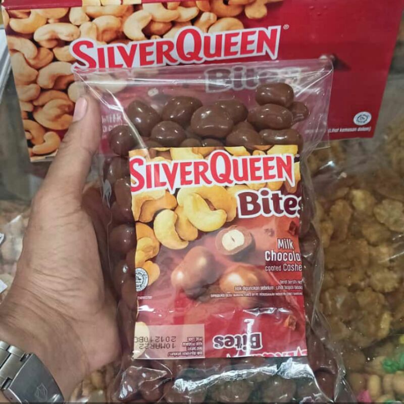 

Coklat kiloan murah cokelat Silverqueen bites cashew