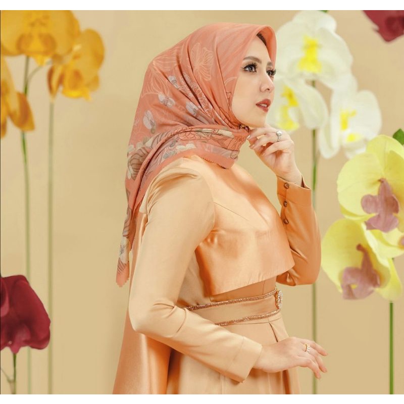 BUTTONSCARVES ORCHIDE EXTENDED X SARAH SOFYAN