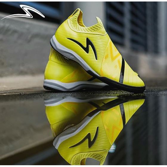 SPECS ACCELERATOR SLAZ ELITE IN LEMON TONIC BLACK