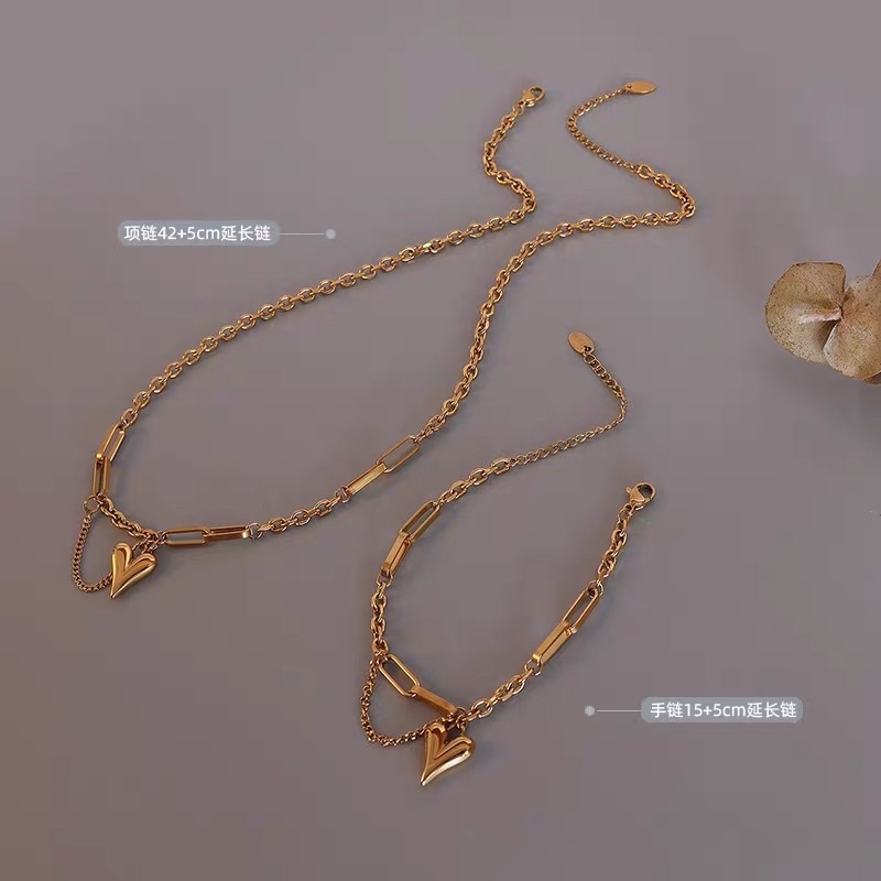 kalung titanium vintage classic heart gold cantik terbaru termurah terlaris berlian cantik titanium hati vintage