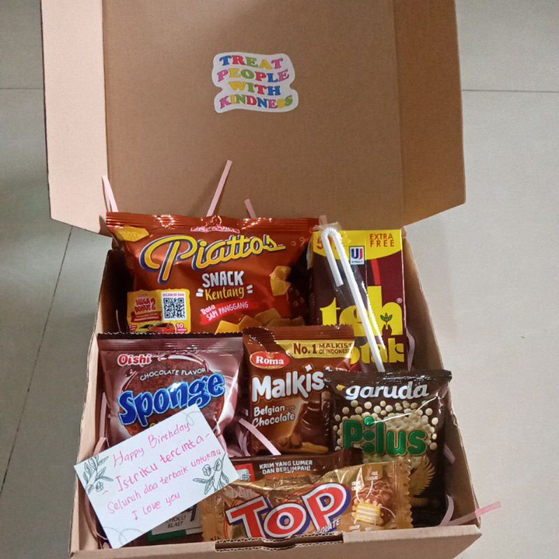 Kado/hampres/Gift Box Snack Ulang tahun, Wisuda, dll custom ucapan