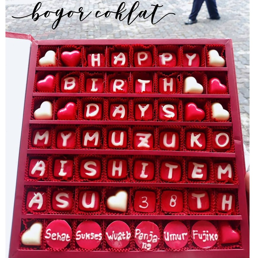 

Kado Coklat Ulang Tahun/Anniversarry/Wisuda Book 56