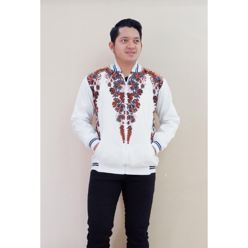 JAKET BATIK BOMBER SOLO TRENDY