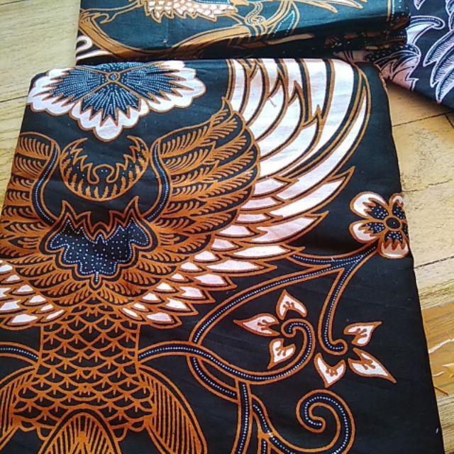 Kain Batik Solo Motif Sayap Garuda