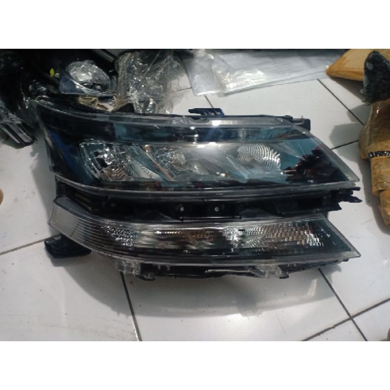 headlamp new avanza 2019 2020 kanan
