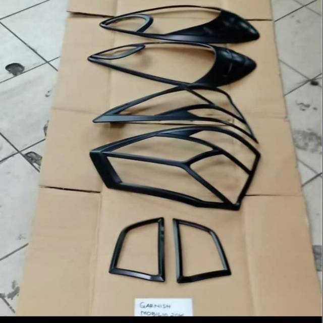 GARNIS LAMPU DEPAN BELAKANG MOBILIO/BRIO RS HITAM 2014 ON