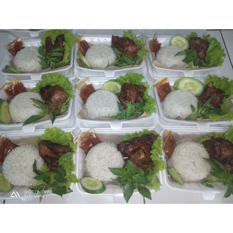 

paket ekonomis jumat berkah (nasi, ayam bakar, sambel, lalapan)