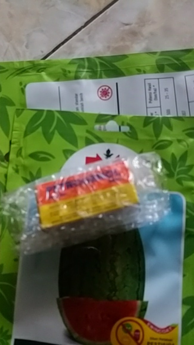 Petrogenol Atraktan 800l Isi / Volume 5 Ml Obat Perangkap Lalat Buah