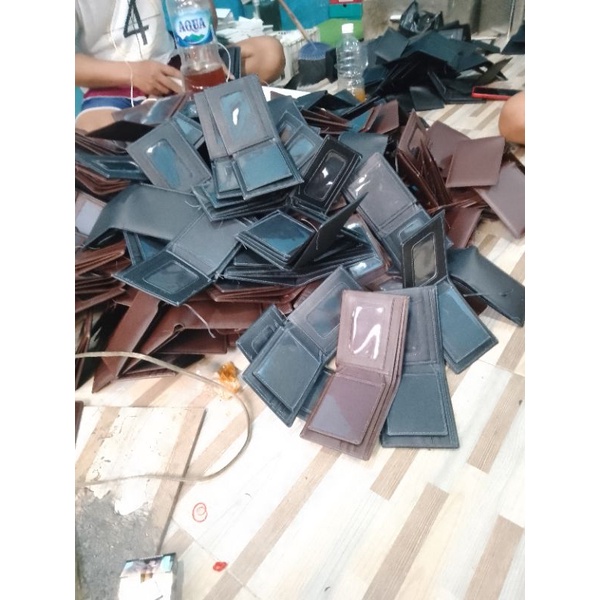 dompet kulit asli garutan.  lngsung dari pengrajinnya.