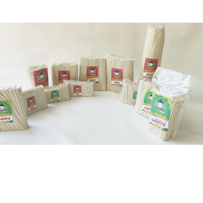 

Diskon!! KODE-288 Mie lidi mentah 1KILO beli 5gratis bumbu tabur/mie lidi