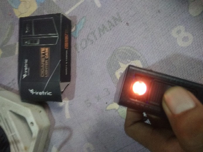 Taffware E-spark Focus Kotak Rokok 20 Slot Dengan Korek Elektrik Removable