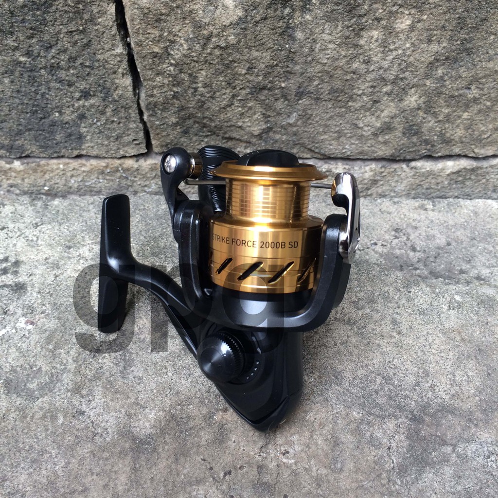 REEL DAIWA ASLI TYPE STRIKE FORCE 2000 B SD BERKUALITAS