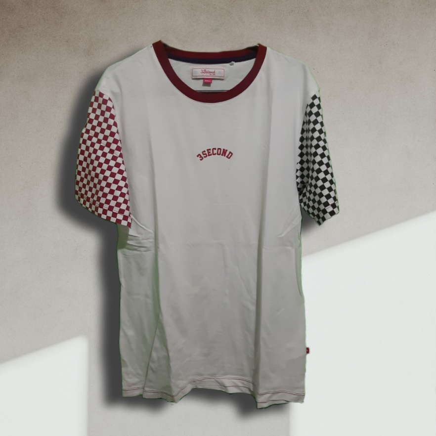 Kaos branded 3second matahari