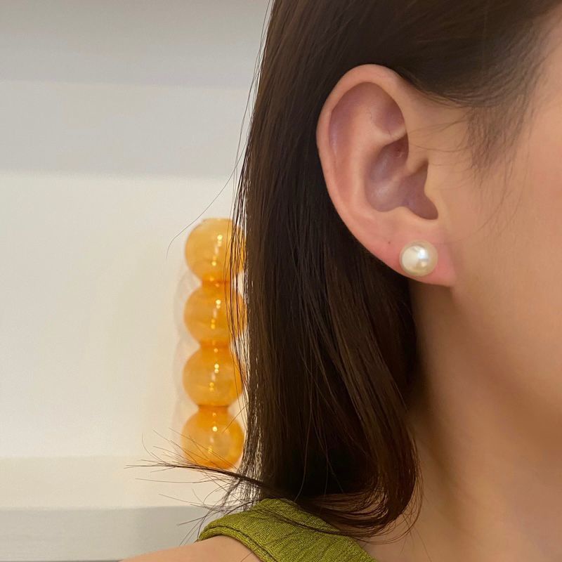 Anting Tusuk Mutiara Simple Untuk Wanita