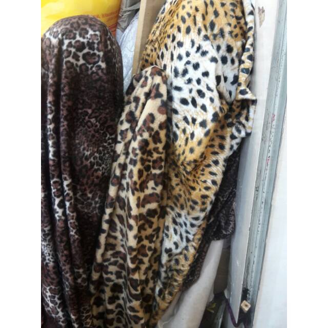 KAIN/BAHAN BLUDRU FELBOAH MOTIF MACAN