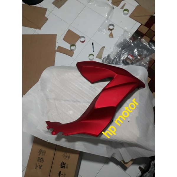 SAYAP KANAN PCX160 MERAH DOFF 64501-K1Z-J10ZP COVER DEPAN KANAN DEK KANAN PCX160 PCX 160 MERAH DOFF 