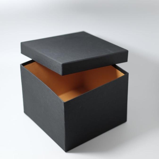 

[COD] Bloom box persegi 25 x 25 x 16 (t) - square box - hard box [COD]