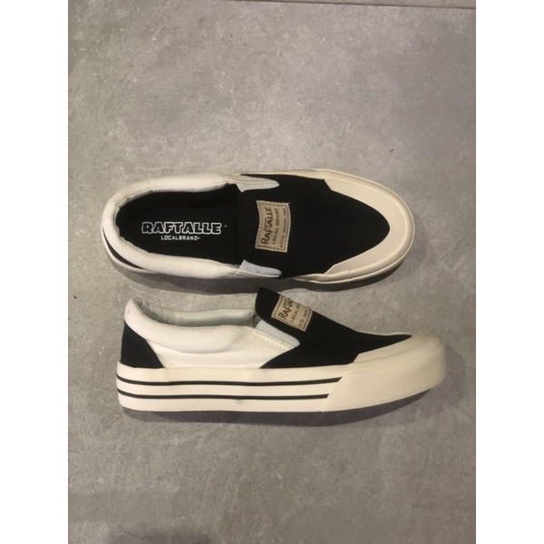 SEPATU SLIP ON RAFTALLE LX