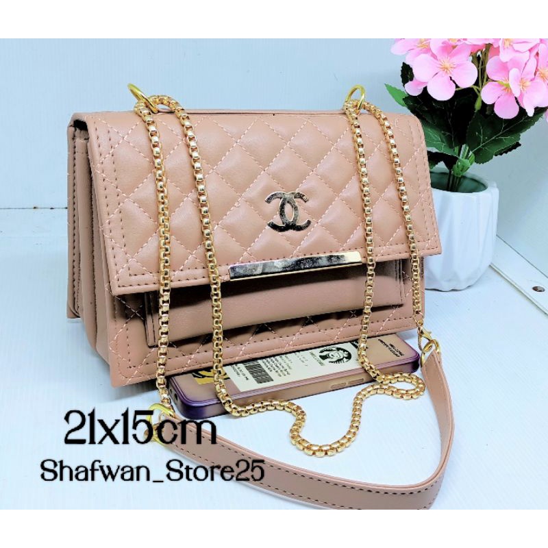 Tas Wanita//Selempang wanita kekinian //Fashion Wanita//Tas Behel Cantik //#tas #taslokal #tasmurah #tasgrosirmurah #taswanita #tastanganpertama #tasfashion #taspaket #taspaketan #tascewek #tasselempang #slingbag  #taspinggang#slingbag #taswanitagaya