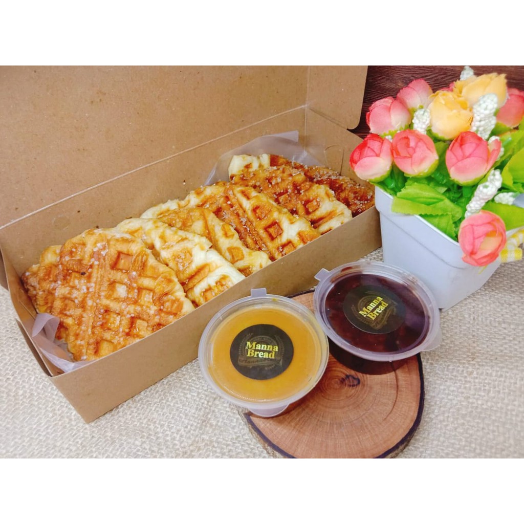 

Croffle With Caramel & Chocolate Sauce