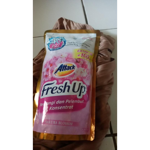 attack fresh up softener sakura blossom 680 ml