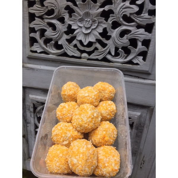 

Banana bomb | bola-bola pisang | bola pisang coklat | bola pisang lumer