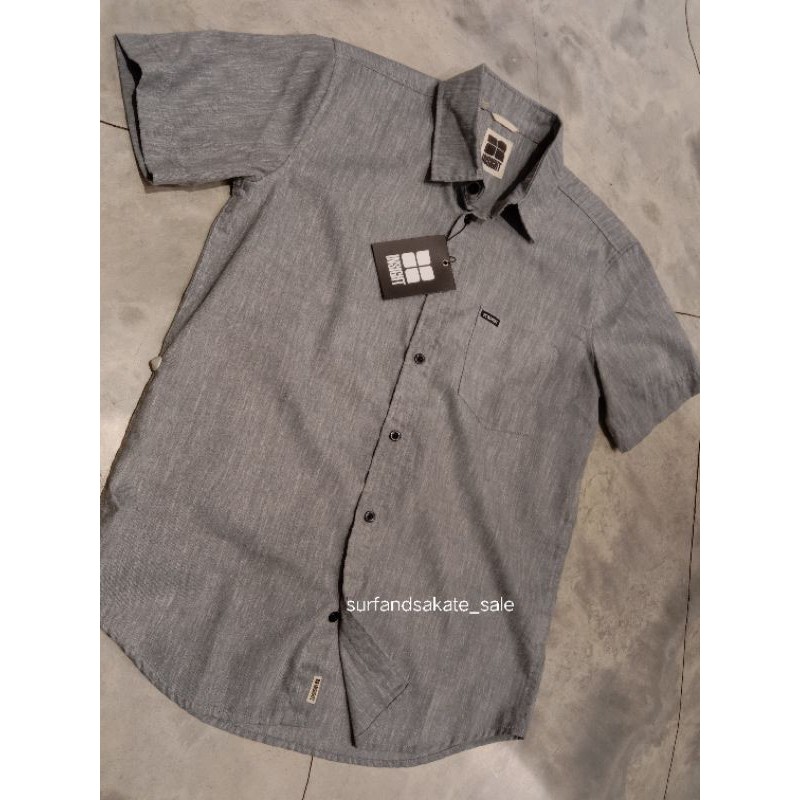 Kemeja pria Insight Lengan pendek Basic