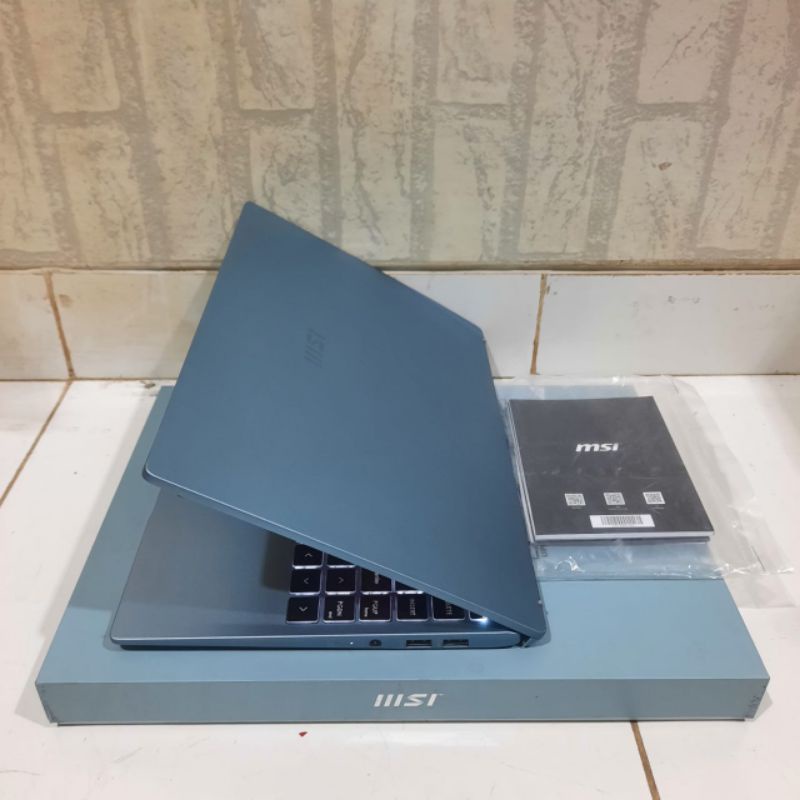 Laptop MSI Modern 14 B11MO Core™ i5-1135G7- Gen 11 Ram 8GB SSD 512 intel iris XE Graphic GARANSI ON Super Slim, Backlight, Like New, Fullset, Toska