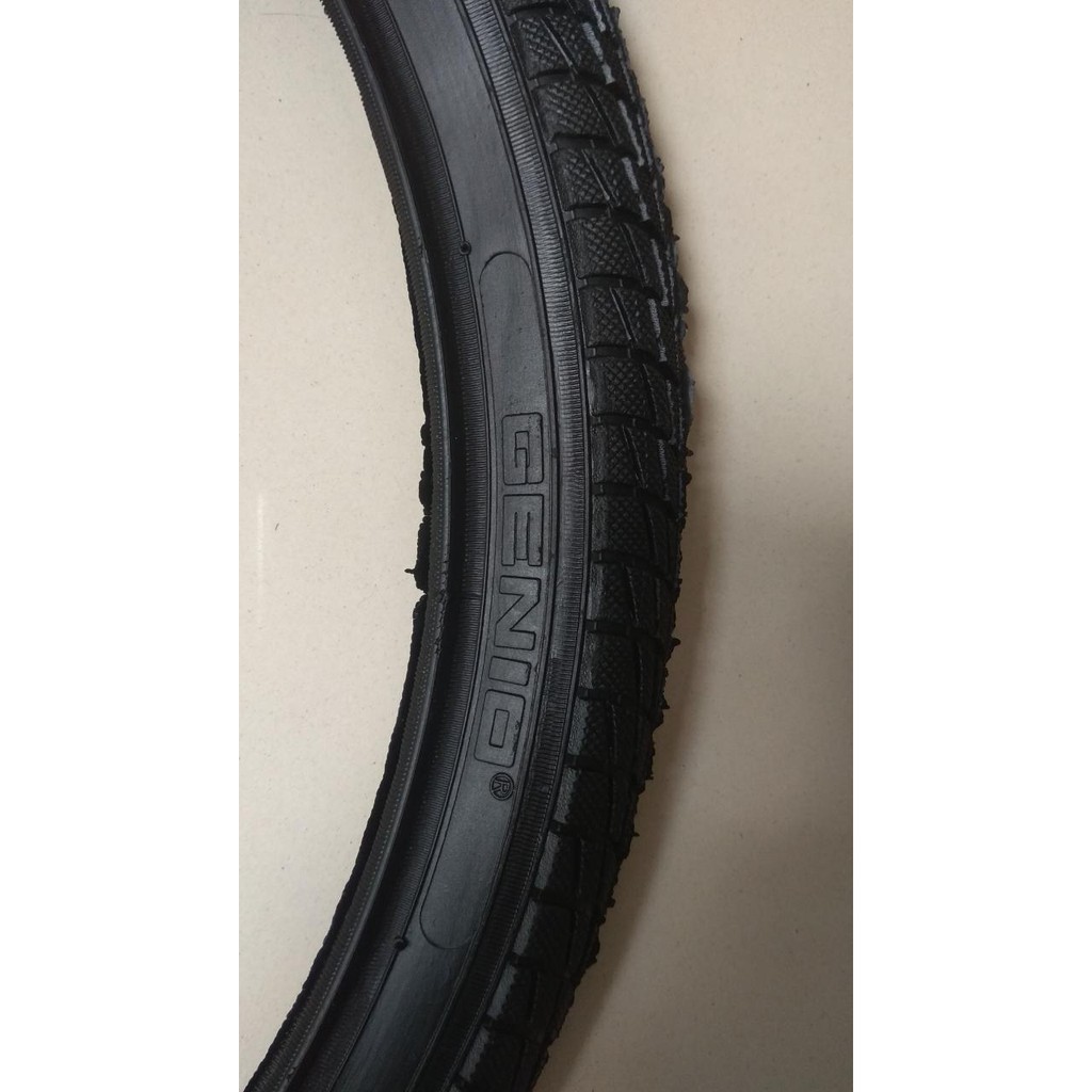 Ban Luar Sepeda Lipat Minion Genio 20 x 1.75 Hitam