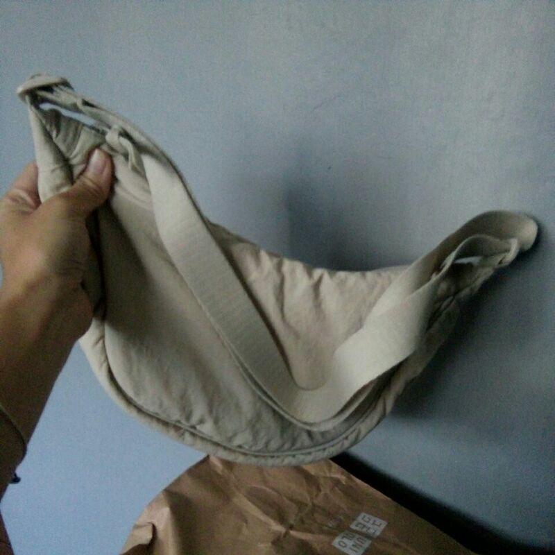round bag uniqlo cream