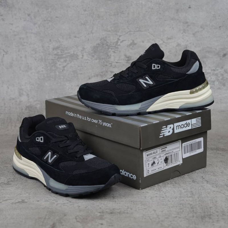 Sepatu NB New Balance 992 Black white