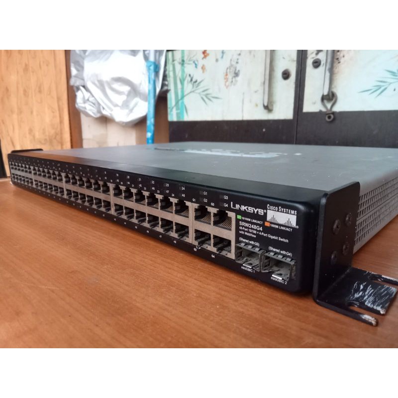 Switch Linksys SRW248G4