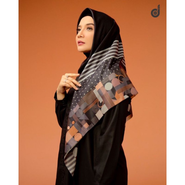 DEENAY X ZASKIA SUNGKAR . DEENAY Seri sparkle metro