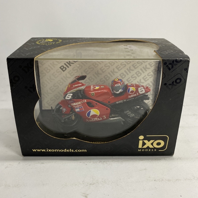 Diecast YAMAHA YZR500 "ANTENA 3" #6 N. ABE 2001