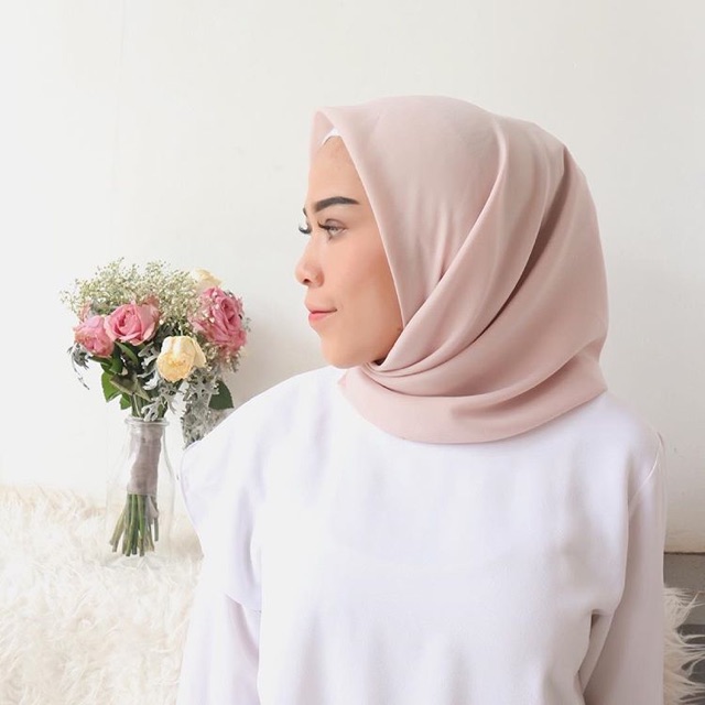 Kerudung hijab polos (Warna Nude) ala Laudya Cintya Bella & Hamidah