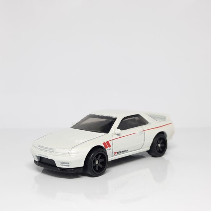 hotwheels nissan skyline gtr r32 putih swap ban karet 1/64 mulus