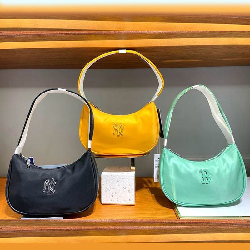 DDBA4020Tas Wanita Import NY Retro Tas BahuHarga : IDR 85.000Tersedia Warna Black, Sky BlueTosca, Ye