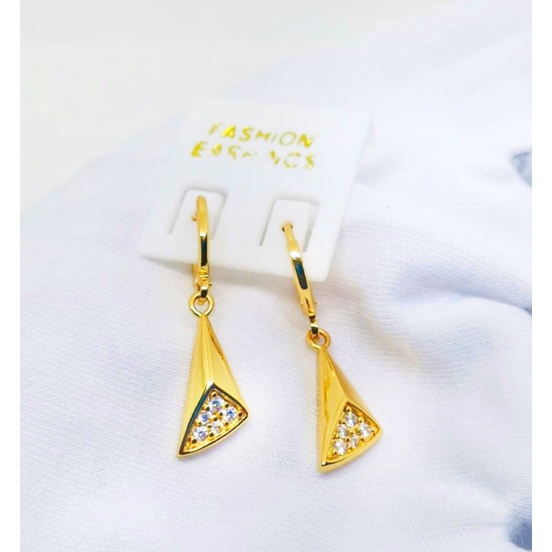 anting wanita //anting gantung //anting permata//anting jepit //perhiasan//anting