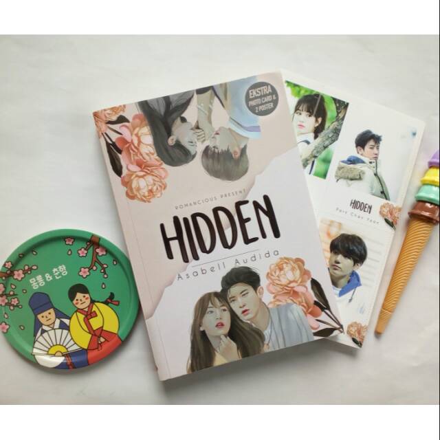 Novel "Hidden" Gratis Merchandise asli Korea, sesuai Pict